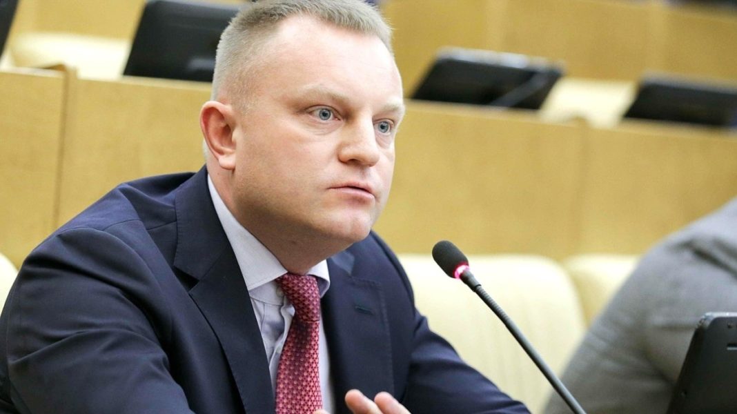 Иван Сухарев - депутат предложивший снова закрыть границы